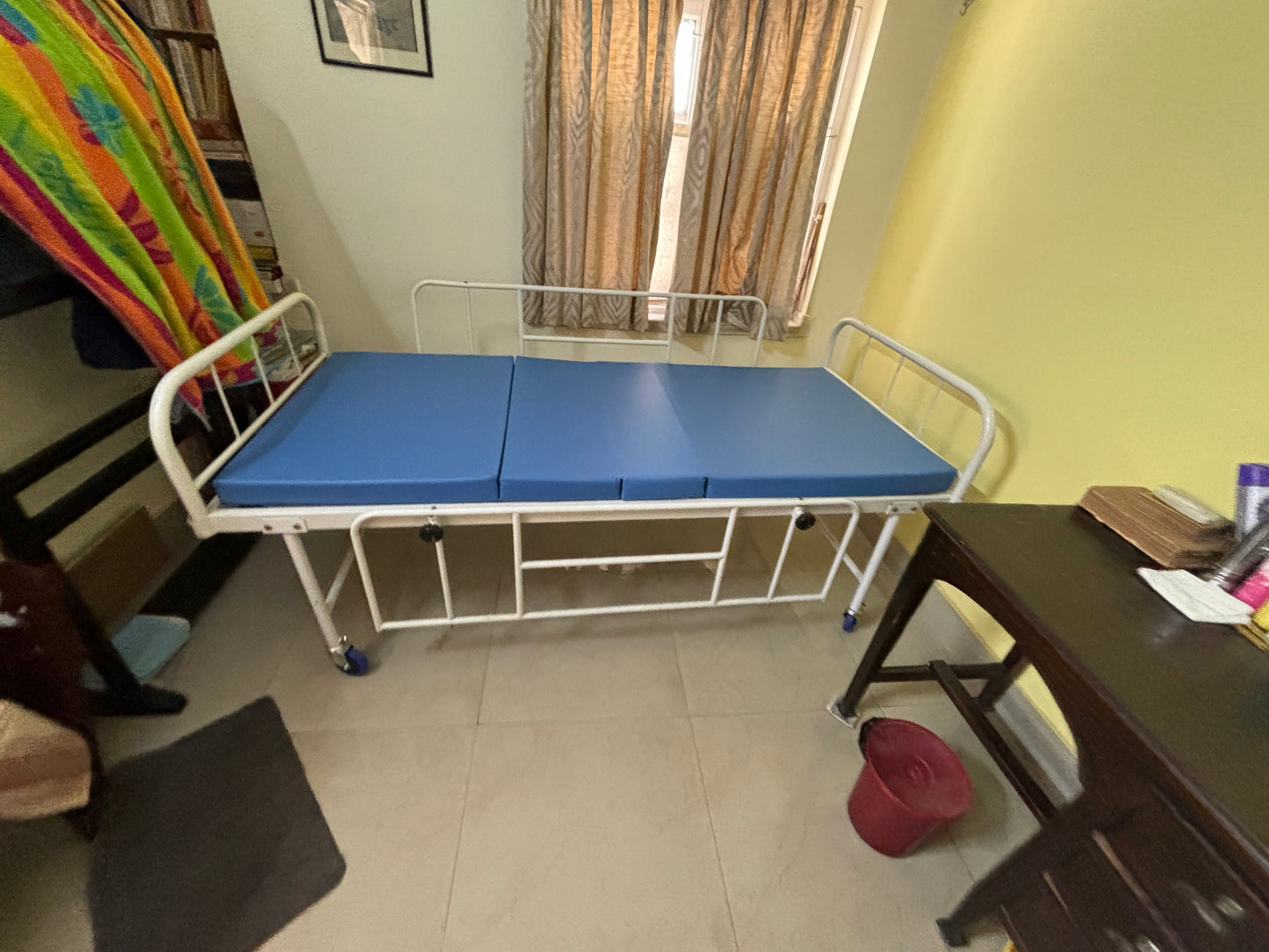 Fowler Hospital Bed (Manual) Rental | Kolkata | O2 For Everyone