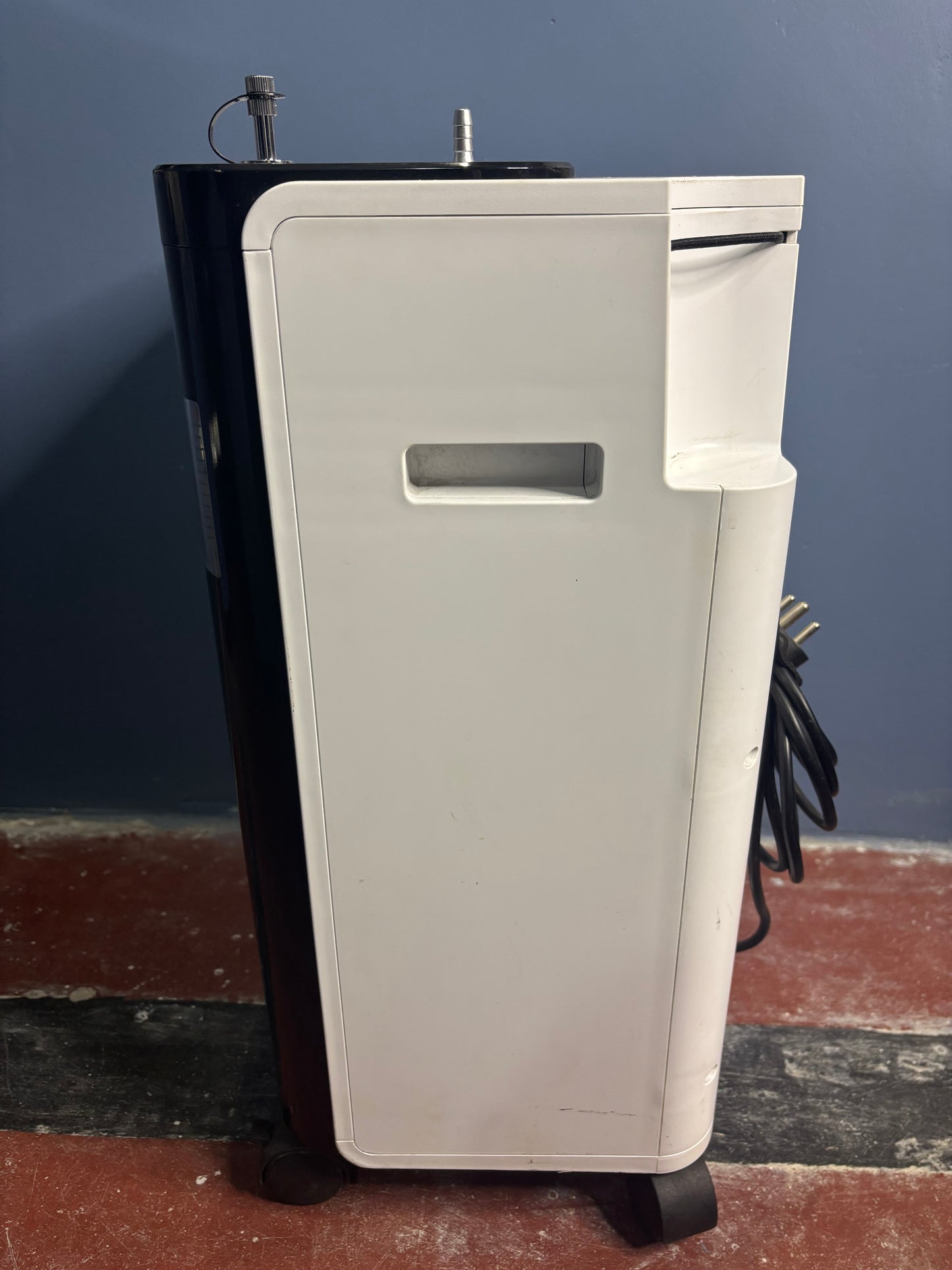 Oxymed Mini 5 LPM Oxygen Concentrator – Compact, Quiet & Powerful