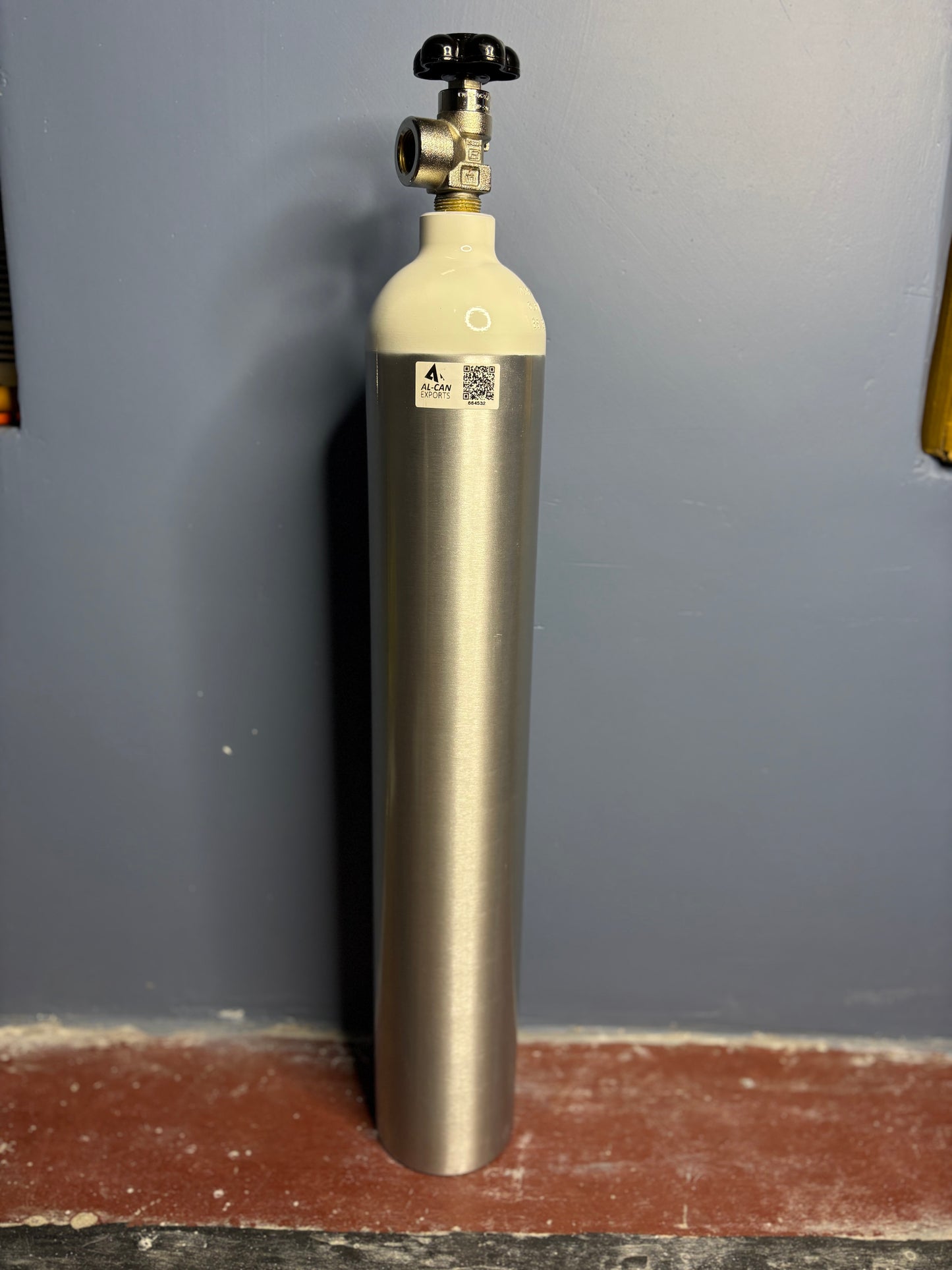 4.5 L Aluminium Oxygen Cylinder (OxyKit) with Carry Bag – Extended Use, Easy Mobility