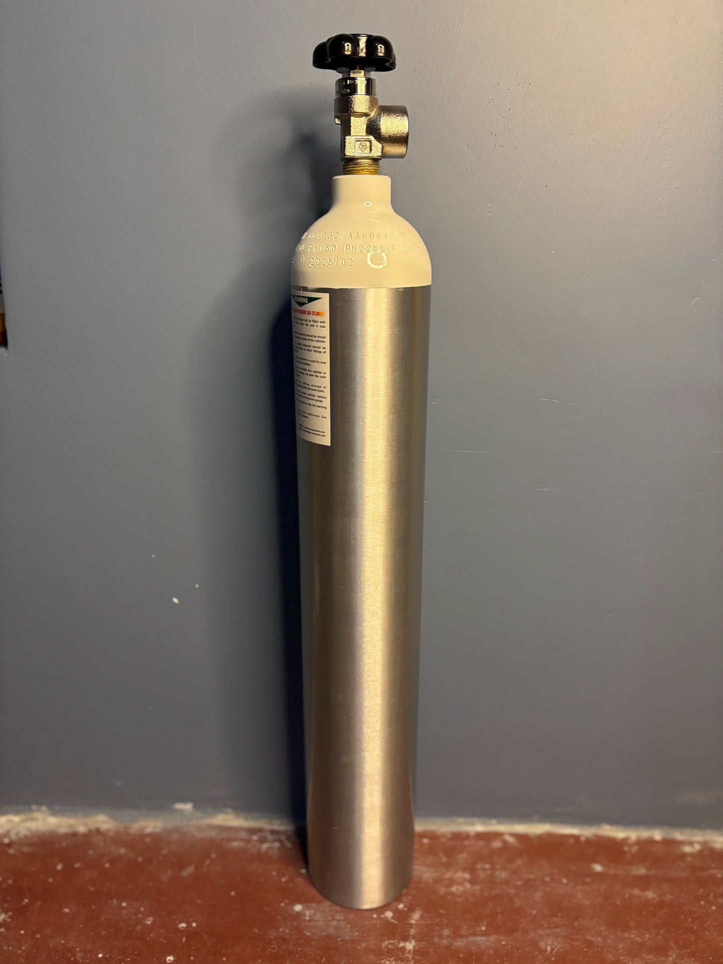 4.5 L Aluminium Oxygen Cylinder (OxyKit) with Carry Bag – Extended Use, Easy Mobility