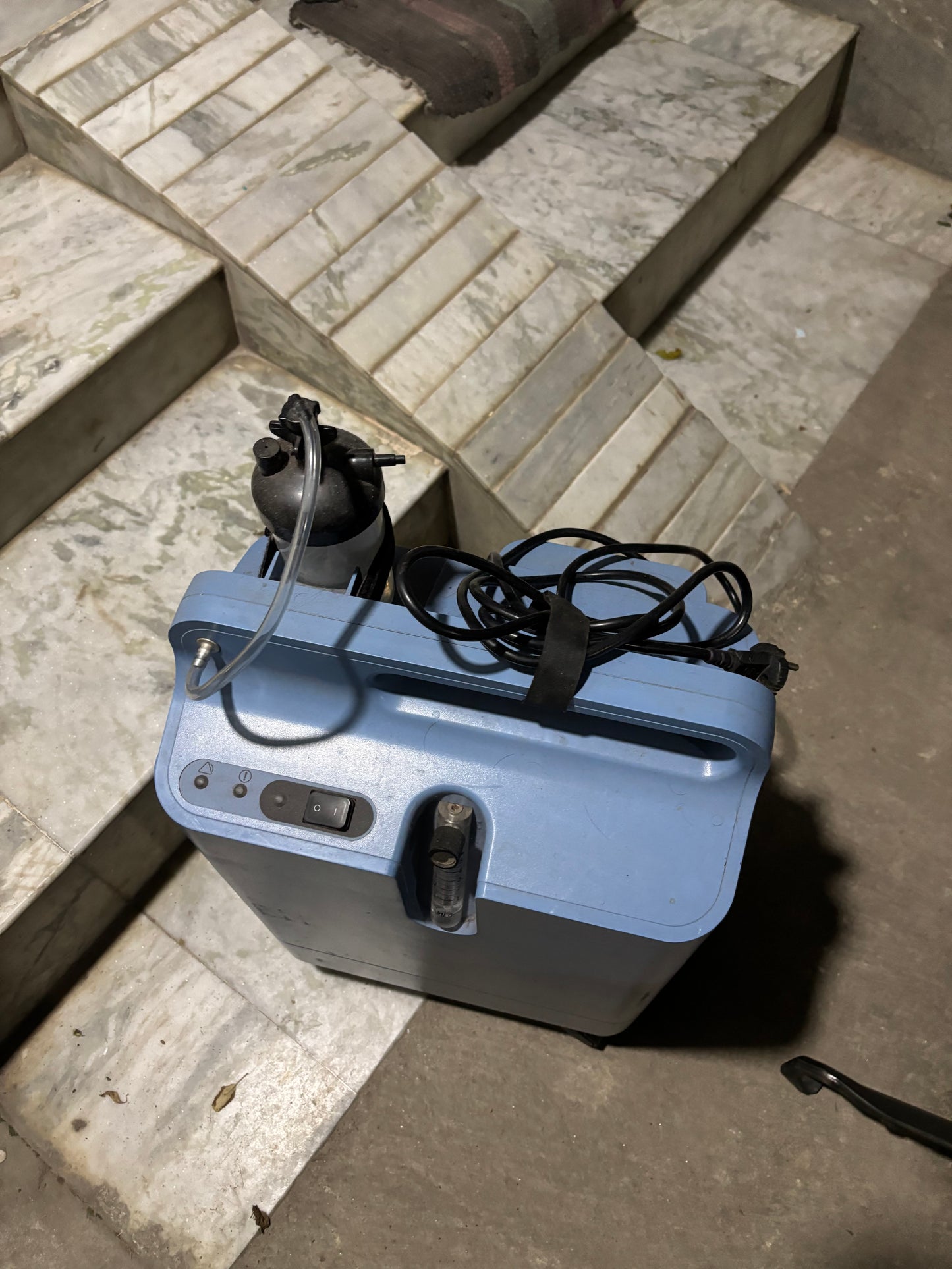 Philips EverFlo 5 LPM Oxygen Concentrator – Silent, Reliable, Home-Friendly