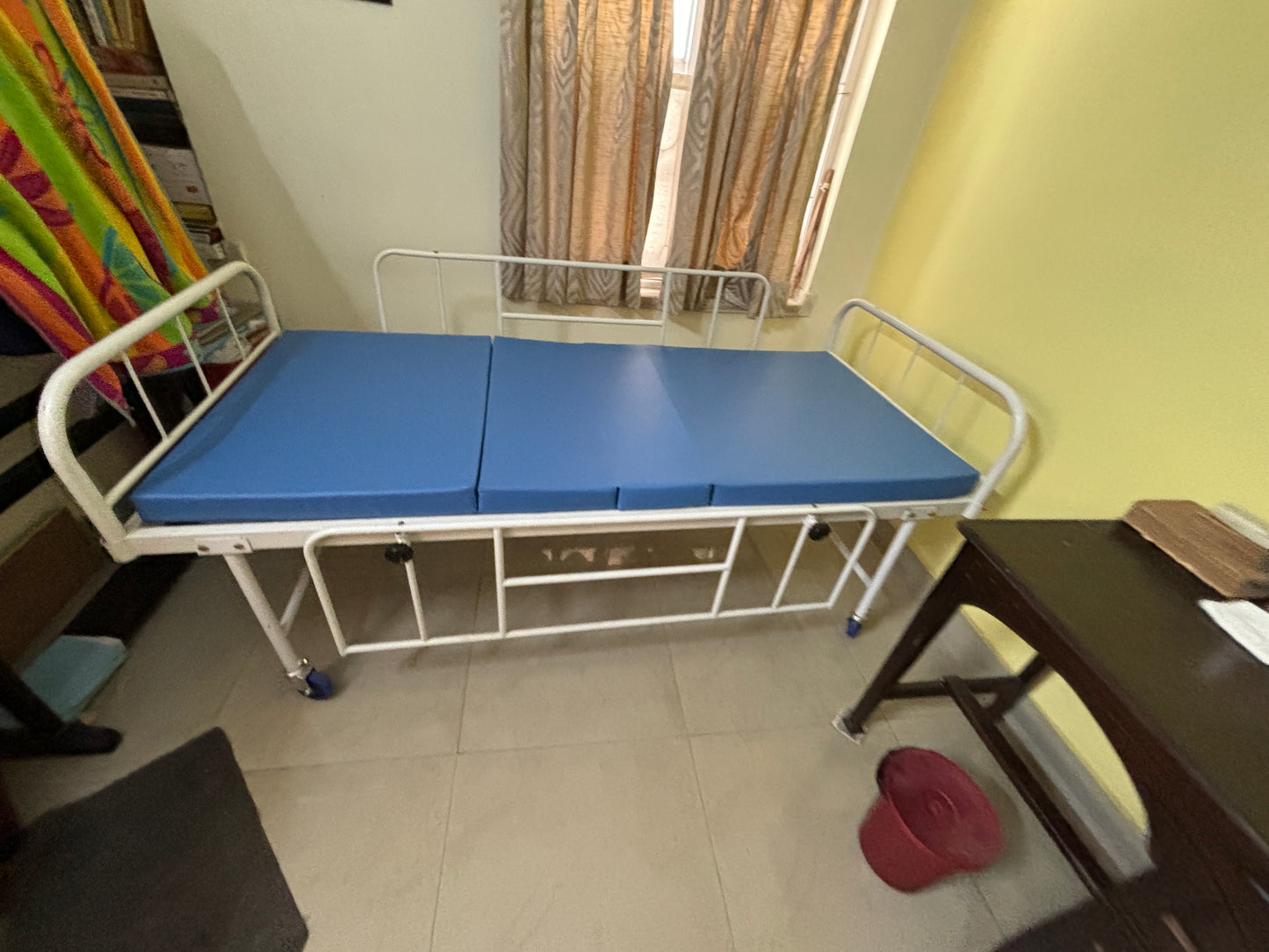 Fowler Hospital Bed (Manual) – Adjustable Patient Bed for Sale in India
