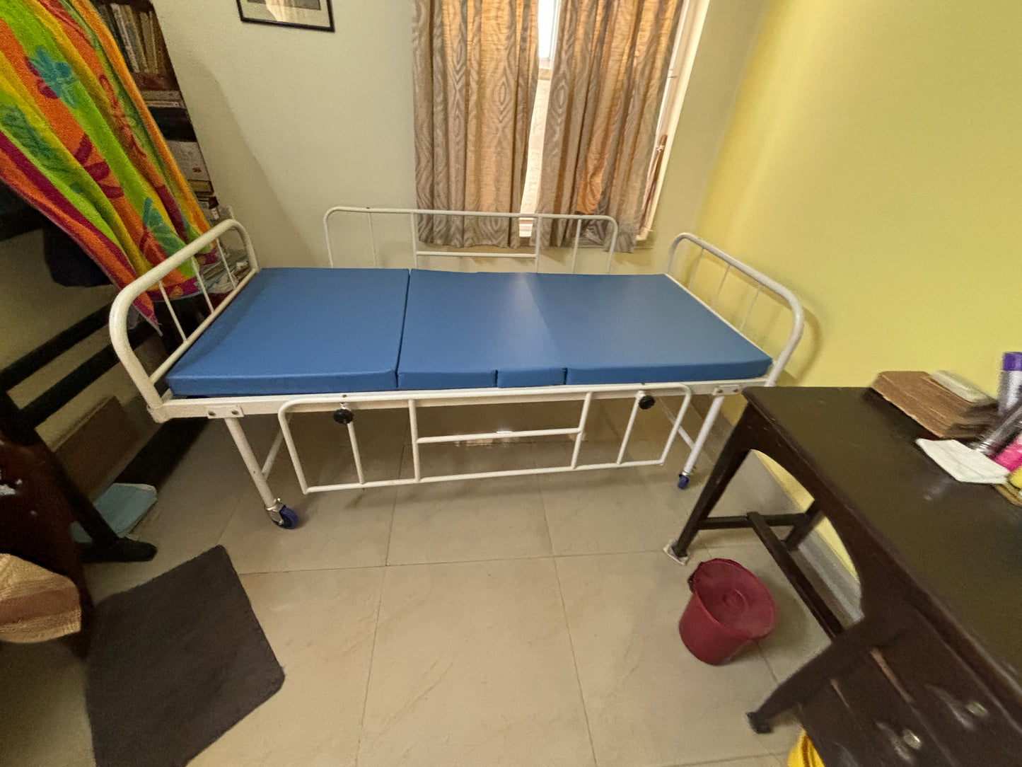 Fowler Hospital Bed (Manual) – Adjustable Patient Bed for Sale in India