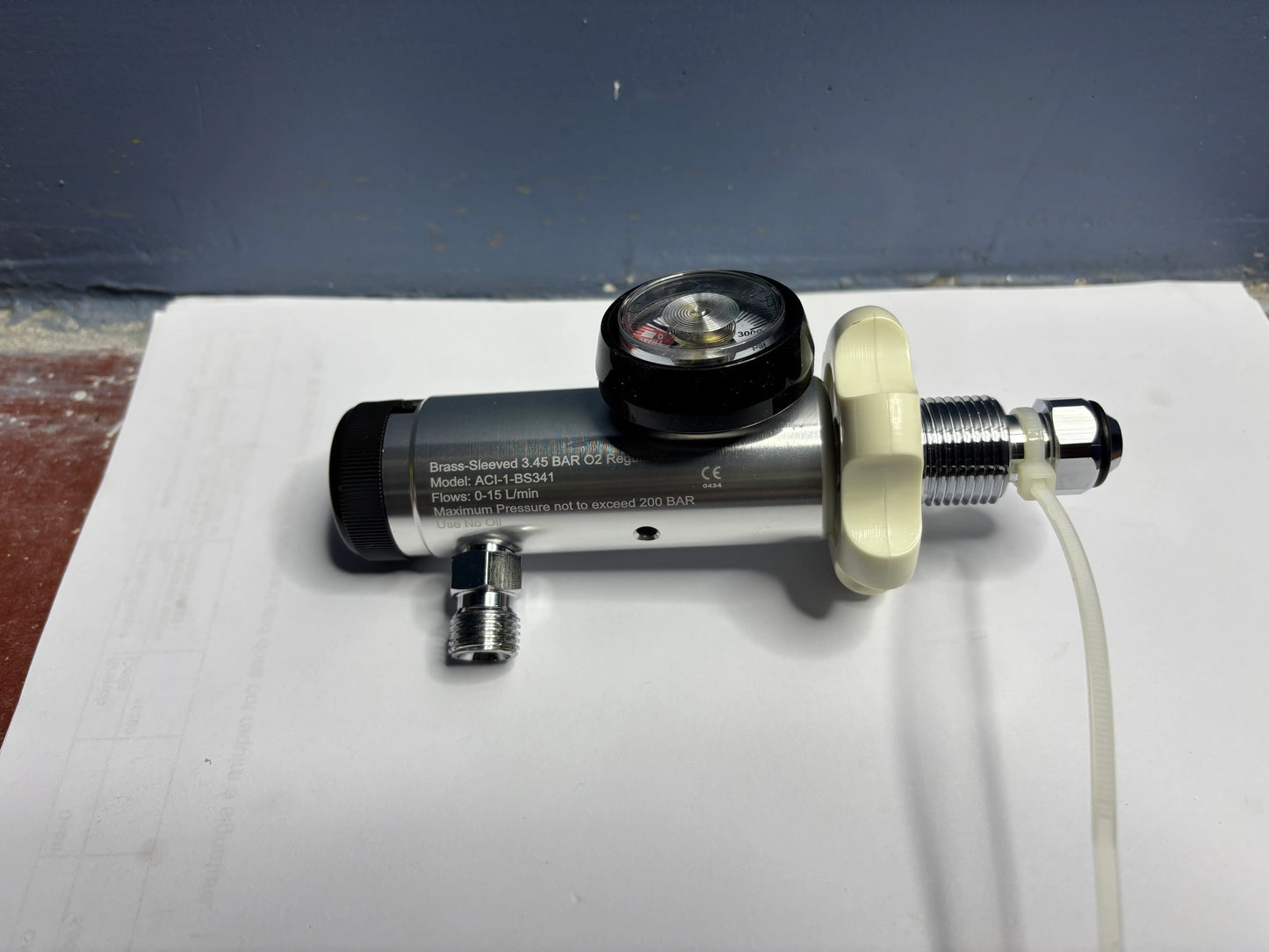 Bullnose Oxygen Regulator with Adapter (VST 210) – OxyKit Certified