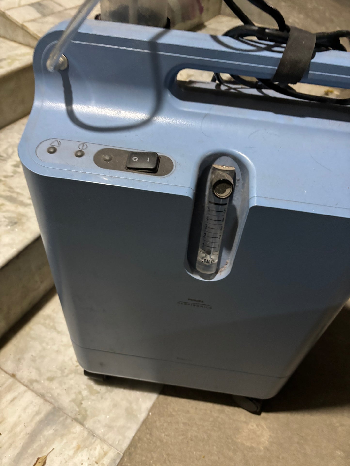 Philips EverFlo 5 LPM Oxygen Concentrator – Silent, Reliable, Home-Friendly