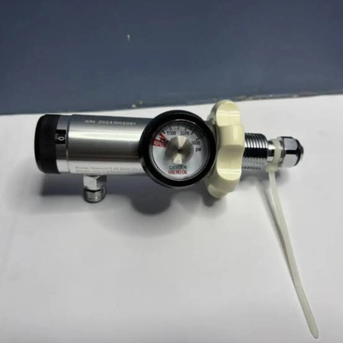 OxyKit Bullnose Oxygen Regulator (VST 210) with Adapter