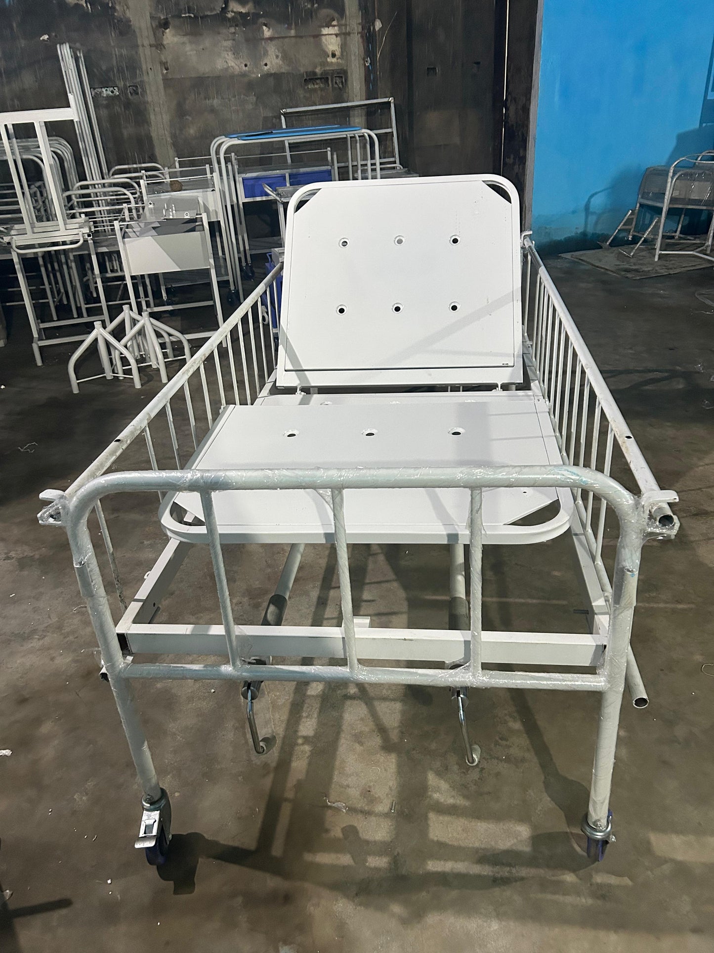 Fowler Hospital Bed (Manual) – Adjustable Patient Bed for Sale in India