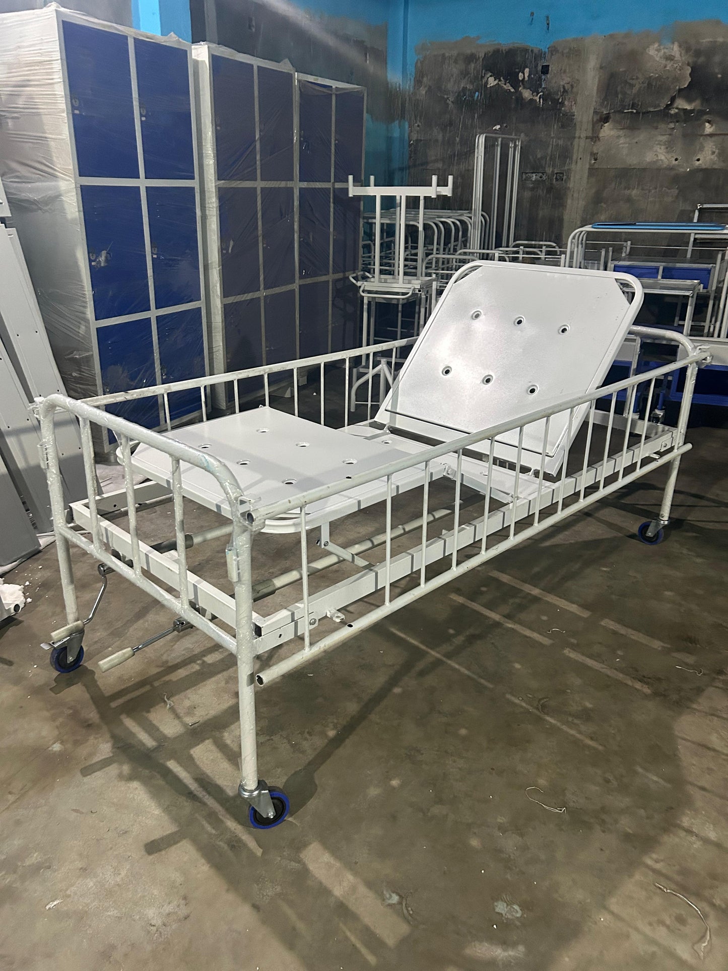 Fowler Hospital Bed (Manual) – Adjustable Patient Bed for Sale in India